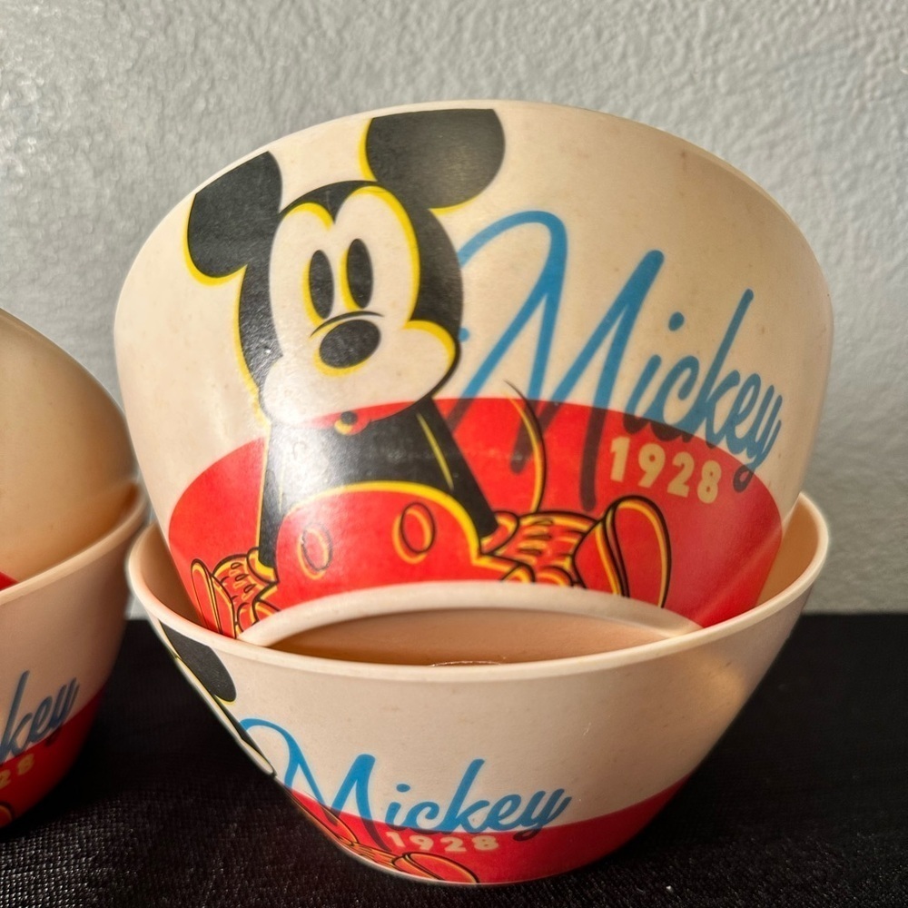 Lot Of 4 Mickey Mouse Debut Year Creal Bowls - Picture 3 of 5